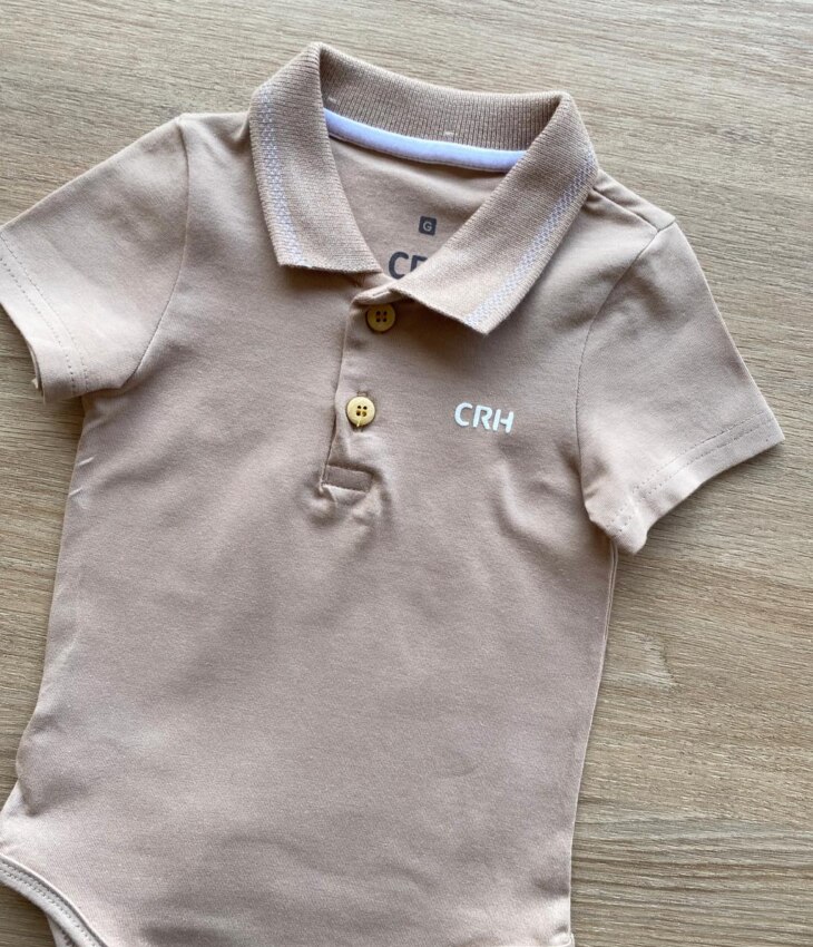 fernandaramoskids com br Body Infantil Masculino Tradicional Polo Bege Escuro 1