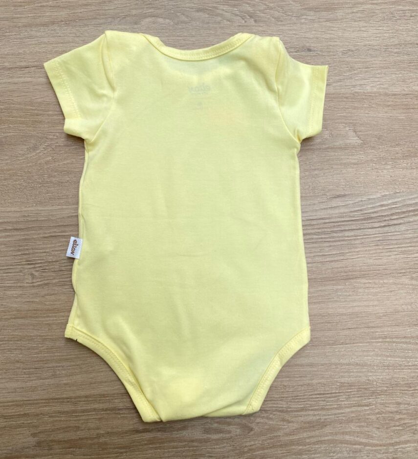 fernandaramoskids com br Body Infantil Unissex Manga Curta Amarelo 2