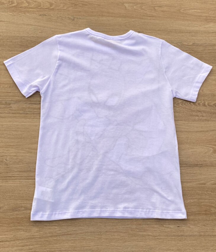 fernandaramoskids com br Camiseta Infantil Masculina Branca com Estampa Vermelha e Azul 2