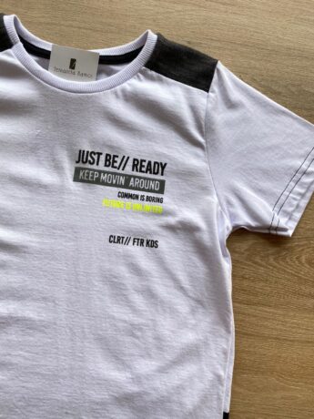 fernandaramoskids com br Camiseta Infantil Masculina Just Be Branca Detalhe Preto 1