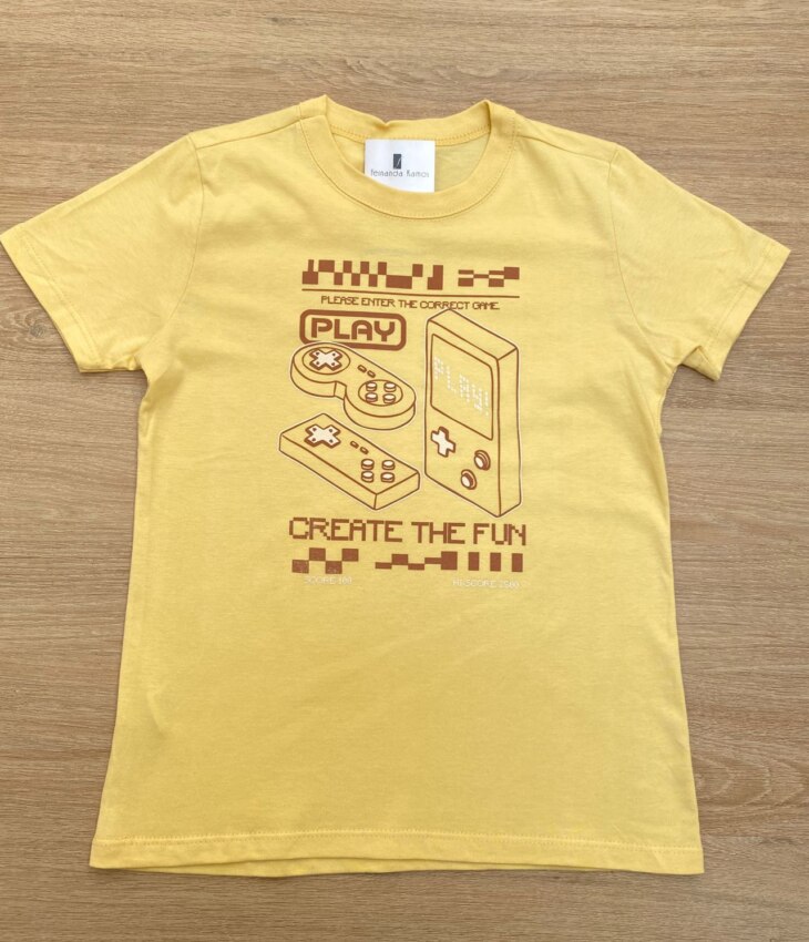 Camiseta Infantil Masculina Tradicional Amarela com Estampa Fernanda Ramos Kids