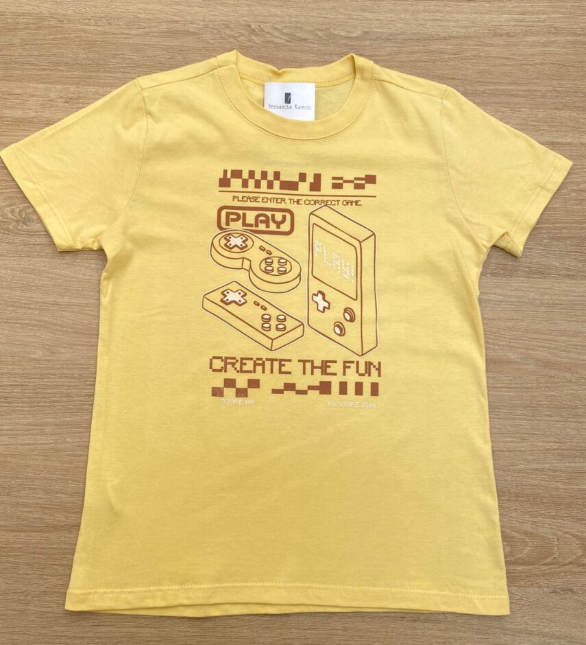 Camiseta Infantil Masculina Tradicional Amarela com Estampa Fernanda Ramos Kids