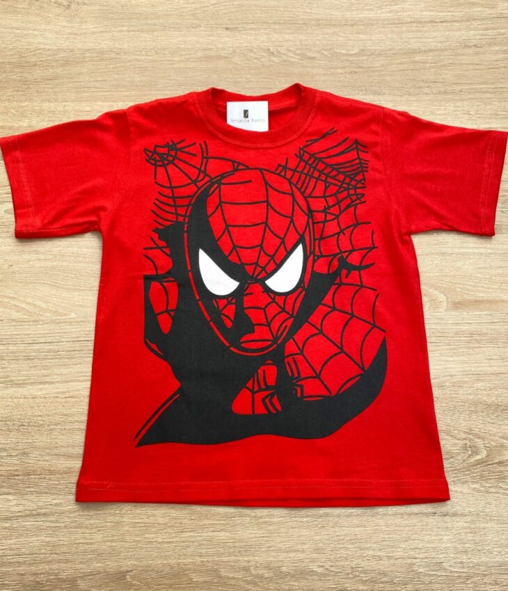 Camiseta Infantil Masculina Vermelha Estampada Preto e Branco Fernanda Ramos Kids