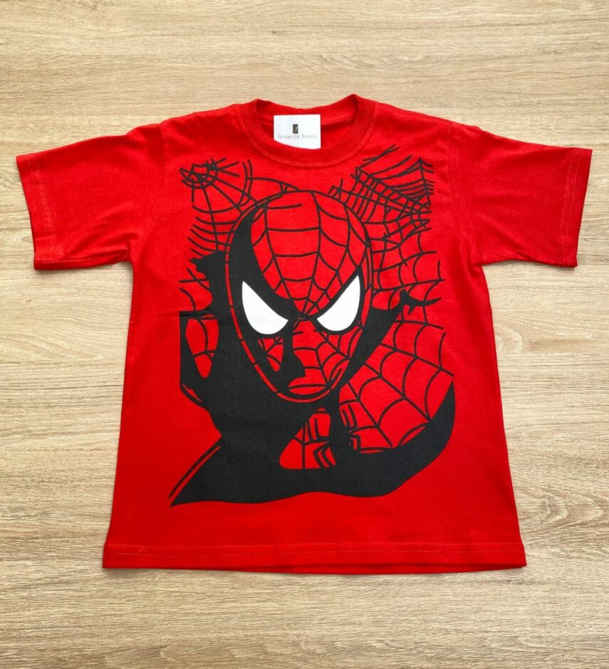 Camiseta Infantil Masculina Vermelha Estampada Preto e Branco Fernanda Ramos Kids
