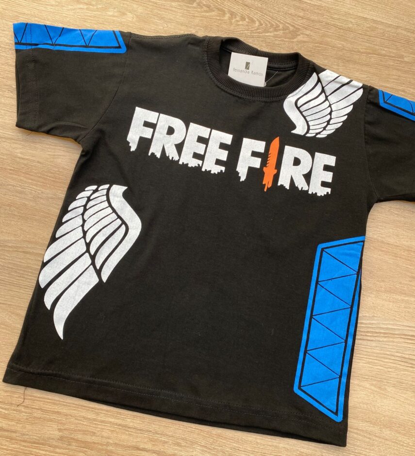 fernandaramoskids com br Camiseta Manga Curta Infantil Masculina Preta Estampa Branca e Azul 1