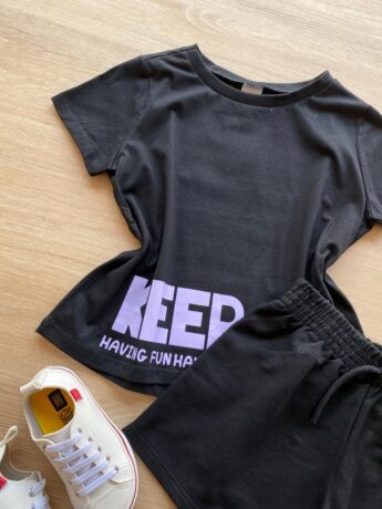 fernandaramoskids com br Conjunto Infantil Feminino Blusa Manga Curta Keep On e Short Preto 1