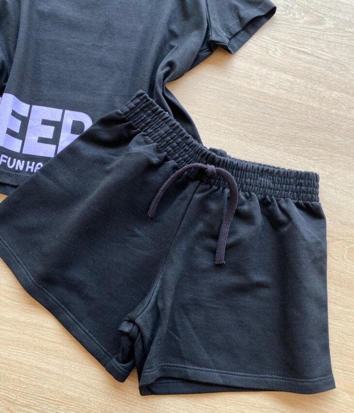 fernandaramoskids com br Conjunto Infantil Feminino Blusa Manga Curta Keep On e Short Preto 2