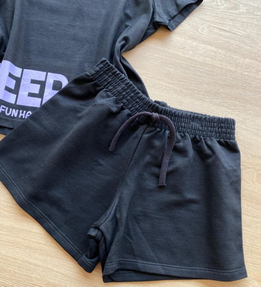 fernandaramoskids com br Conjunto Infantil Feminino Blusa Manga Curta Keep On e Short Preto 2