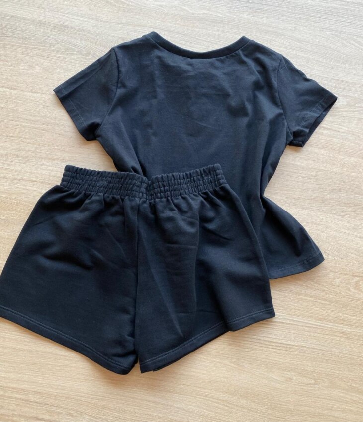fernandaramoskids com br Conjunto Infantil Feminino Blusa Manga Curta Keep On e Short Preto 3