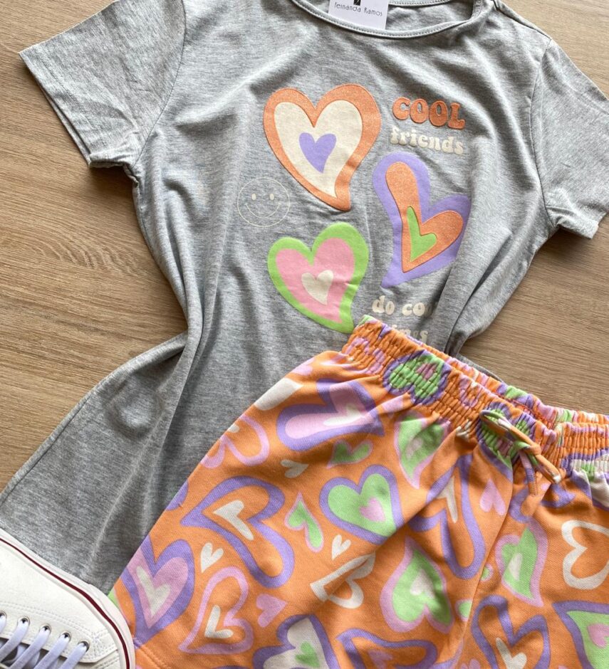 fernandaramoskids com br Conjunto Infantil Feminino Corações Blusa Cinza e Short Laranja 1