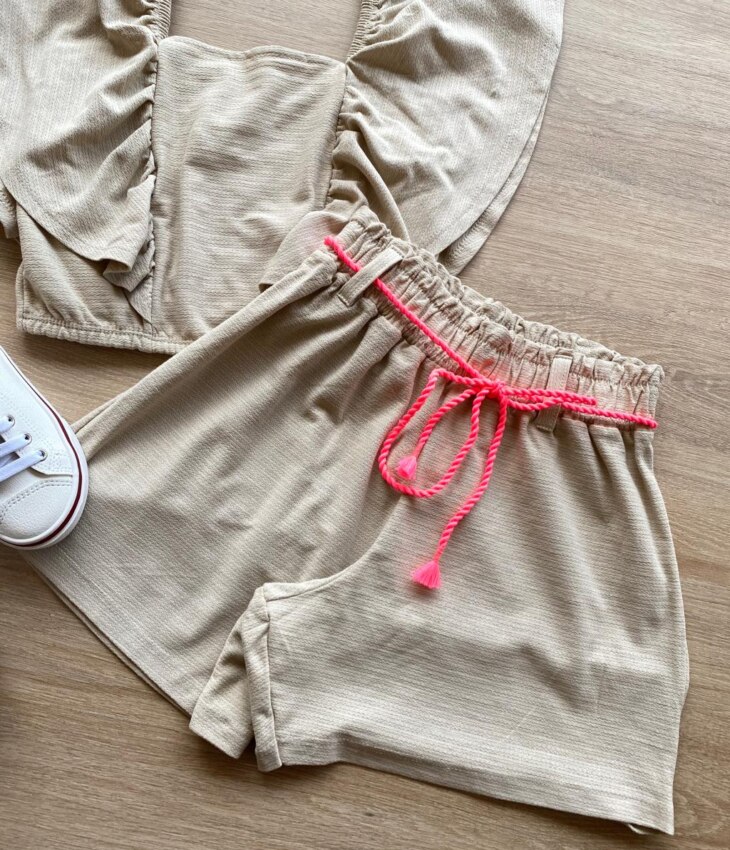 fernandaramoskids com br Conjunto Infantil Feminino Cropped e Short Bege Cordão Pink Flúor 2