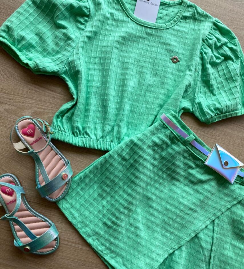 fernandaramoskids com br Conjunto Infantil Feminino Cropped e Short com Cinto Verde 1
