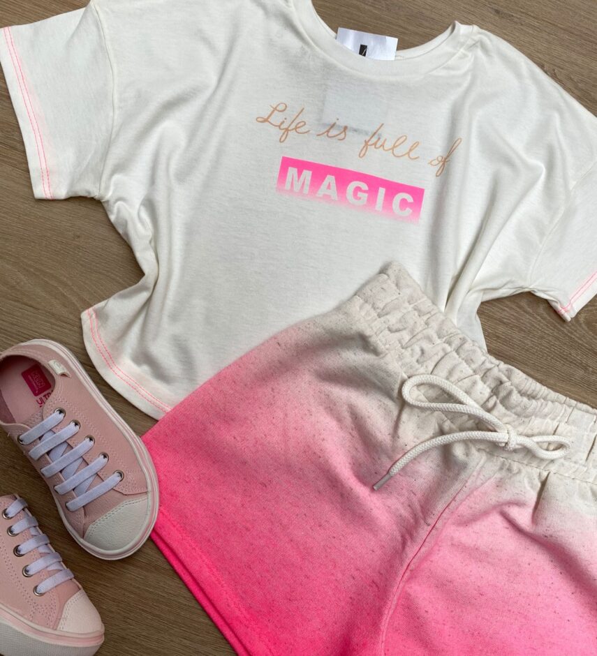 fernandaramoskids com br Conjunto Infantil Feminino Off White e Pink Flúor Cropped e Short 1