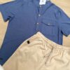 fernandaramoskids com br Conjunto Infantil Masculino Camiseta Azul com Bolso e Bermuda Bege 1