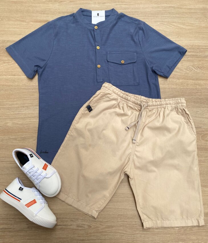 fernandaramoskids_com_br- Conjunto Infantil Masculino Camiseta Azul com Bolso e Bermuda Bege Fernanda Ramos Kids