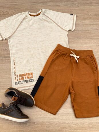 Conjunto Infantil Masculino Camiseta Bege Mesclada e Bermuda Caramelo Fernanda Ramos Kids