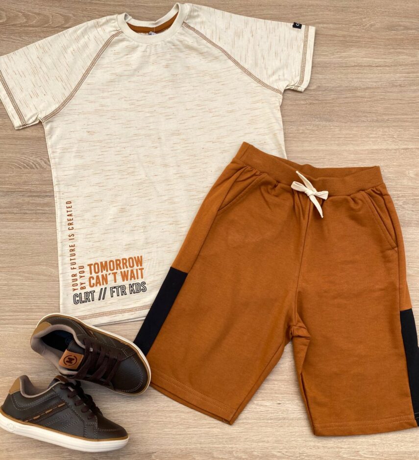 Conjunto Infantil Masculino Camiseta Bege Mesclada e Bermuda Caramelo Fernanda Ramos Kids