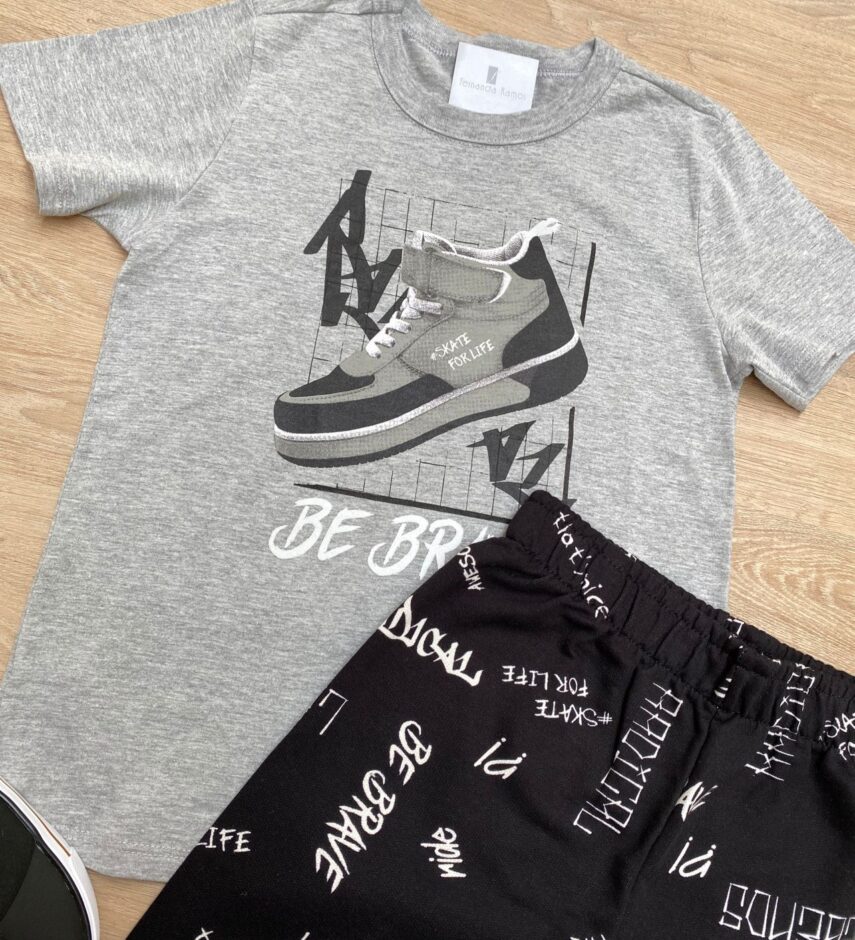 fernandaramoskids com br Conjunto Infantil Masculino Camiseta Cinza e Bermuda Preta Estampada 1