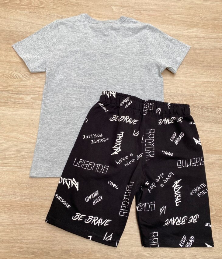 fernandaramoskids com br Conjunto Infantil Masculino Camiseta Cinza e Bermuda Preta Estampada 3