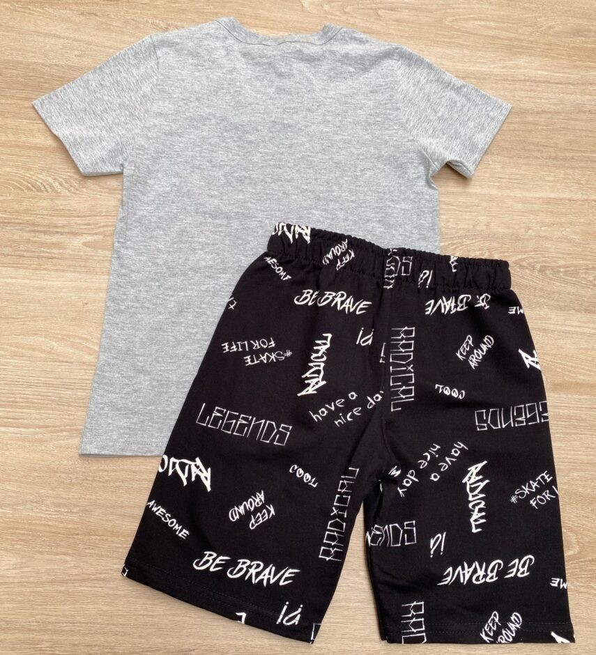 fernandaramoskids com br Conjunto Infantil Masculino Camiseta Cinza e Bermuda Preta Estampada 3