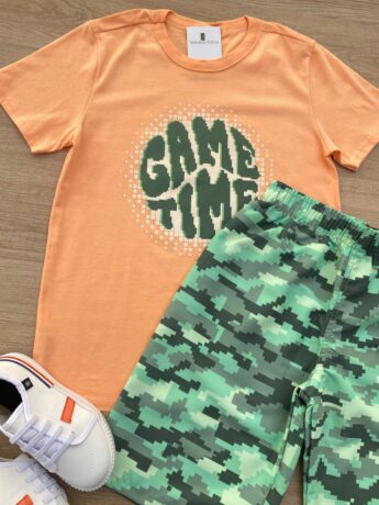 fernandaramoskids com br Conjunto Infantil Masculino Camiseta com Estampa Laranja e Bermuda Verde 1