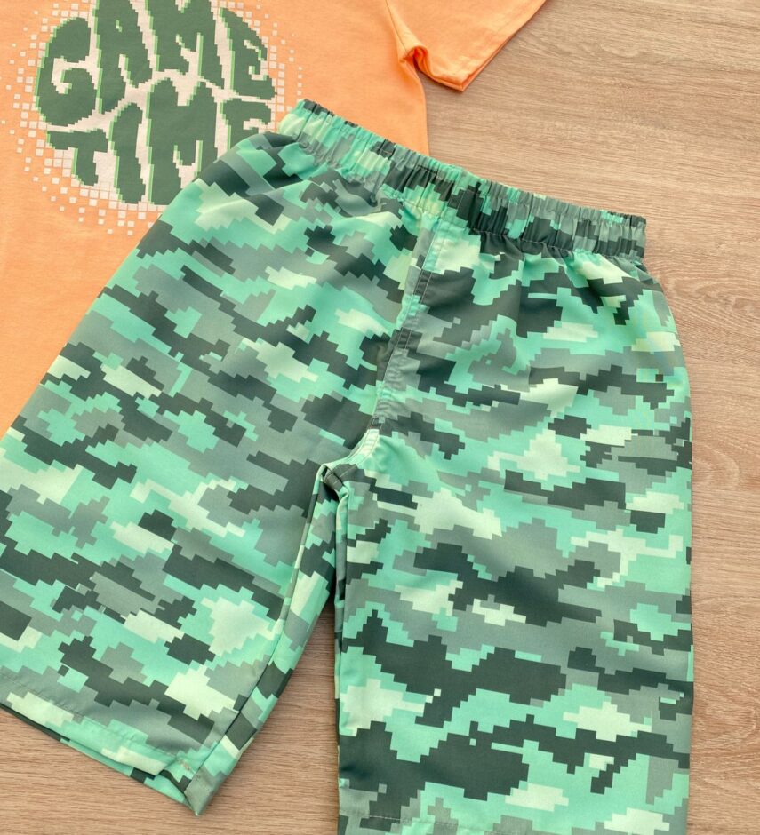 fernandaramoskids com br Conjunto Infantil Masculino Camiseta com Estampa Laranja e Bermuda Verde 3