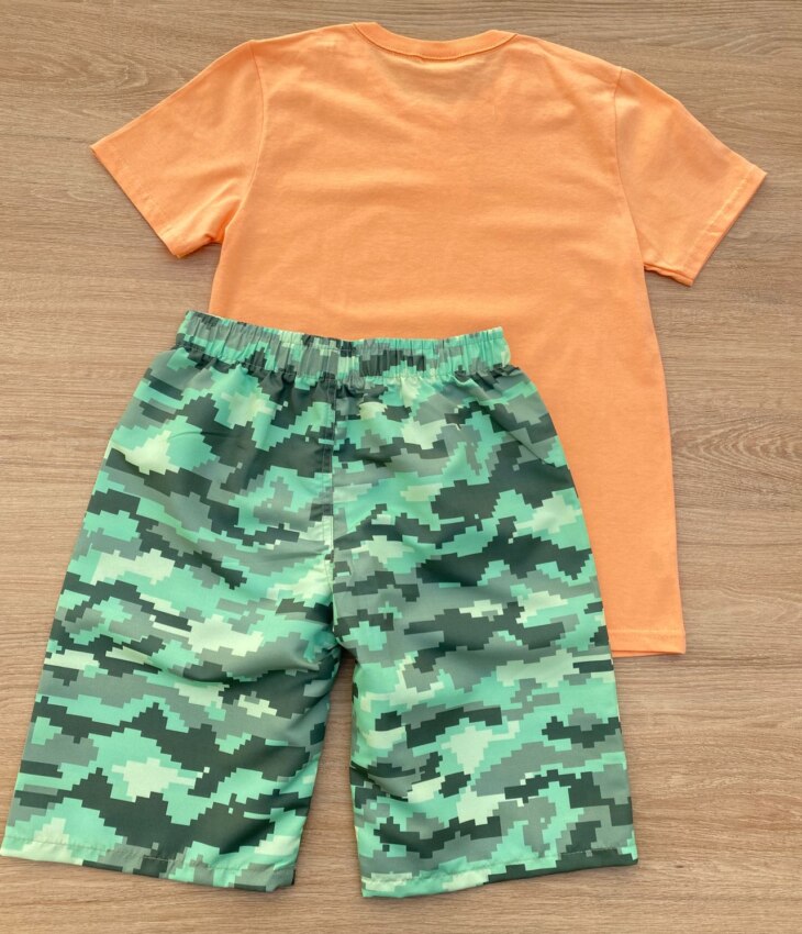 fernandaramoskids com br Conjunto Infantil Masculino Camiseta com Estampa Laranja e Bermuda Verde 4