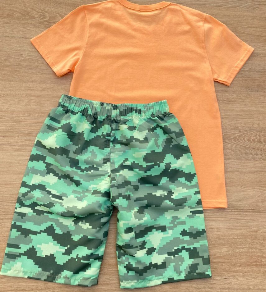 fernandaramoskids com br Conjunto Infantil Masculino Camiseta com Estampa Laranja e Bermuda Verde 4
