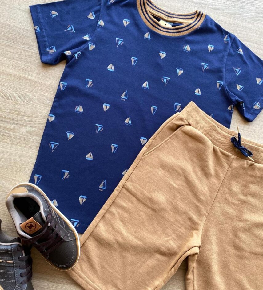 fernandaramoskids com br Conjunto Infantil Masculino Camiseta Estampada Azul e Bermuda Caramelo 1