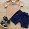 Conjunto Infantil Masculino Camiseta Marrom Avelã e Bermuda Azul Fernanda Ramos Kids