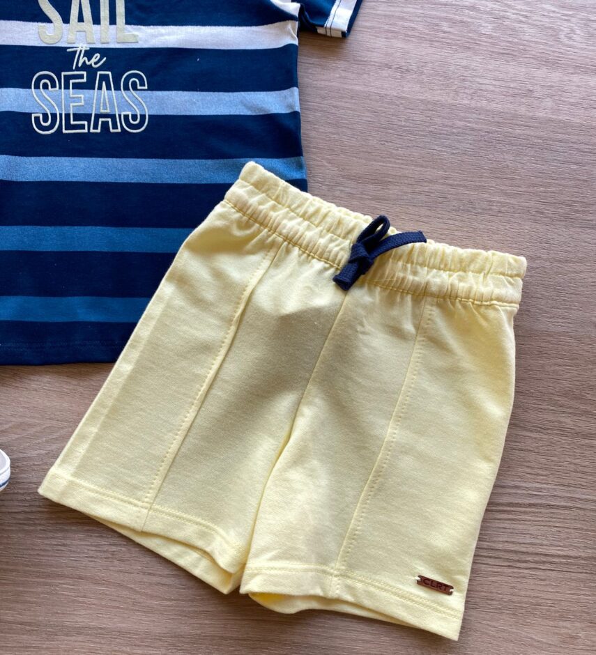 fernandaramoskids com br Conjunto Infantil Masculino Camiseta Sail the Seas e Bermuda Amarela 2