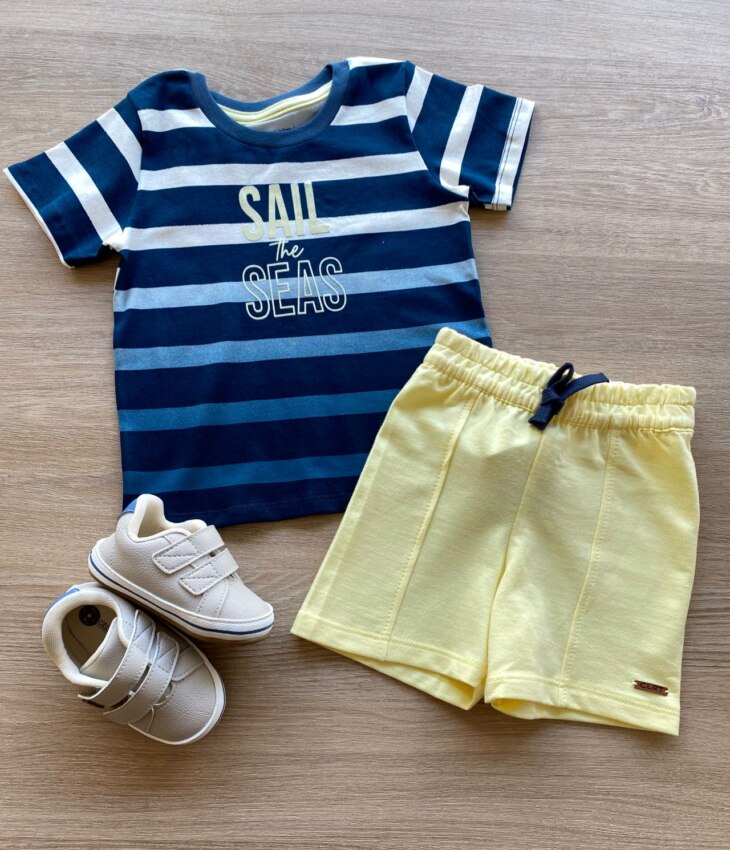 Conjunto Infantil Masculino Camiseta Sail the Seas e Bermuda Amarela Fernanda Ramos Kids