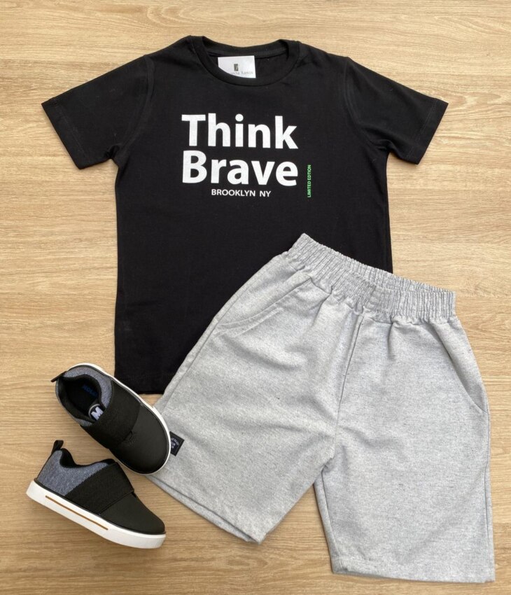 Conjunto Infantil Masculino Camiseta Think Brave e Bermuda Cinza Fernanda Ramos Kids