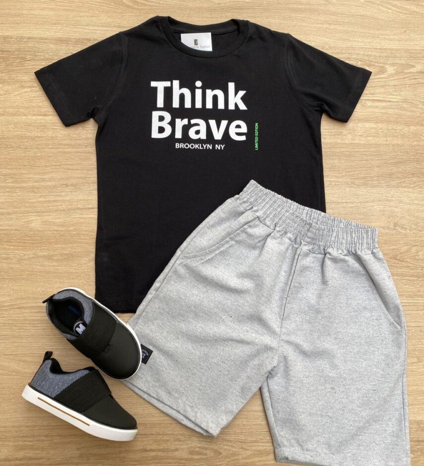 Conjunto Infantil Masculino Camiseta Think Brave e Bermuda Cinza Fernanda Ramos Kids