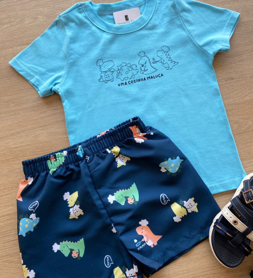 fernandaramoskids com br Conjunto Infantil Masculino Azul Camiseta Uma Cozinha Maluca e Bermuda 1
