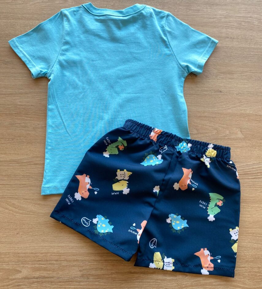 fernandaramoskids com br Conjunto Infantil Masculino Azul Camiseta Uma Cozinha Maluca e Bermuda 2
