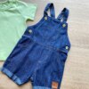fernandaramoskids com br Conjunto Infantil Masculino Jardineira Jeans e Camiseta Verde 3
