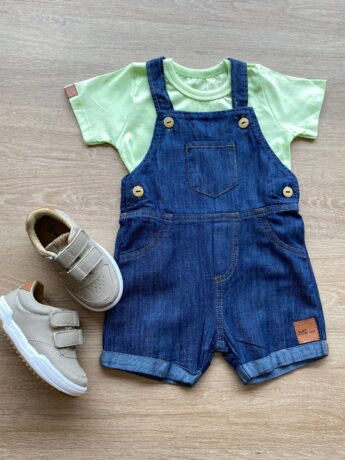 Conjunto Infantil Masculino Jardineira Jeans e Camiseta Verde Fernanda Ramos Kids