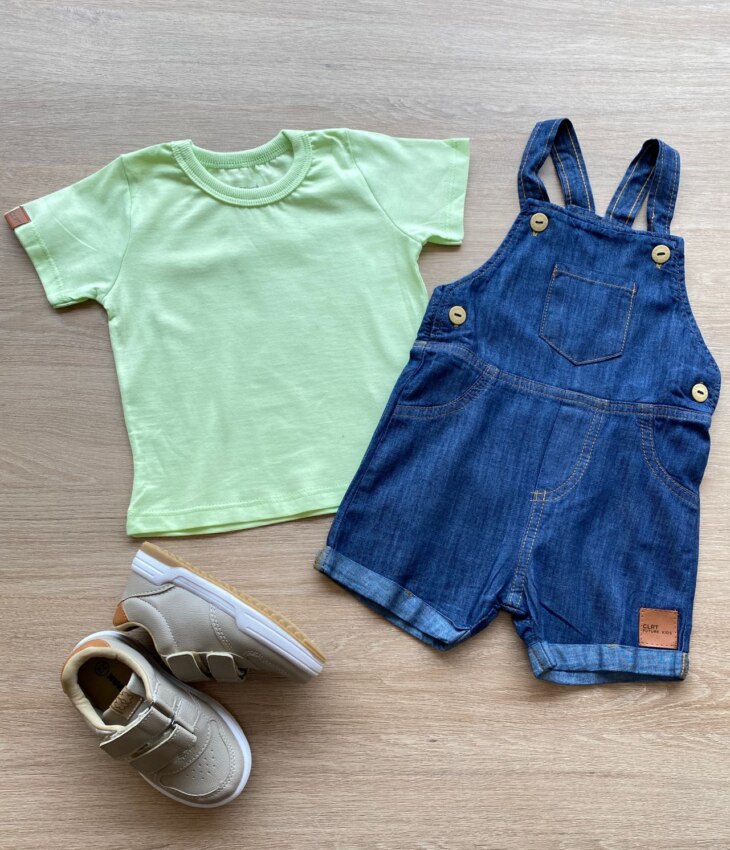 fernandaramoskids com br Conjunto Infantil Masculino Jardineira Jeans e Camiseta Verde 4