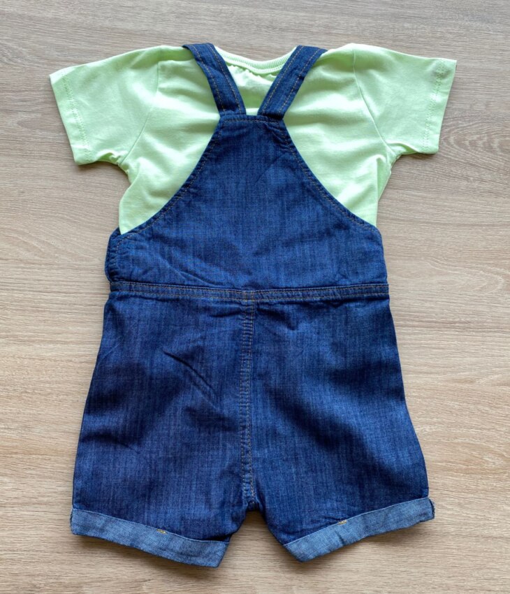 fernandaramoskids com br Conjunto Infantil Masculino Jardineira Jeans e Camiseta Verde 5
