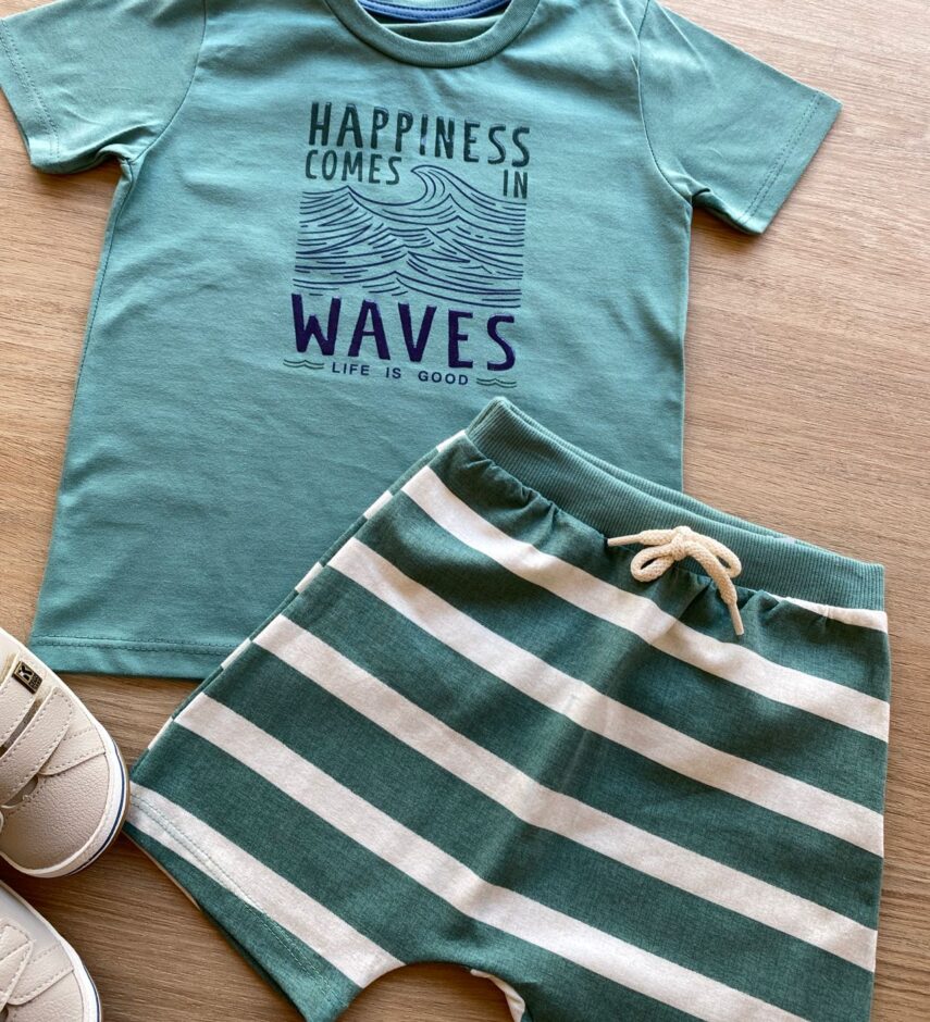 fernandaramoskids com br Conjunto Infantil Masculino Verde Camiseta Happiness e Bermuda Listrada 1