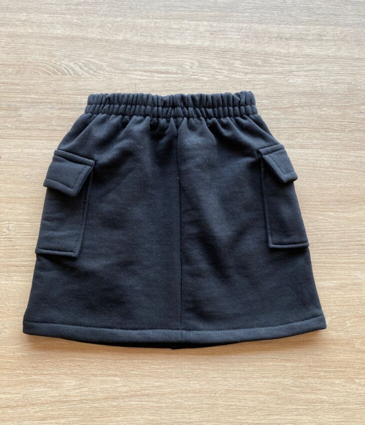 fernandaramoskids com br Saia Infantil Feminino Curta Moletinho com Bolsos Preta 2