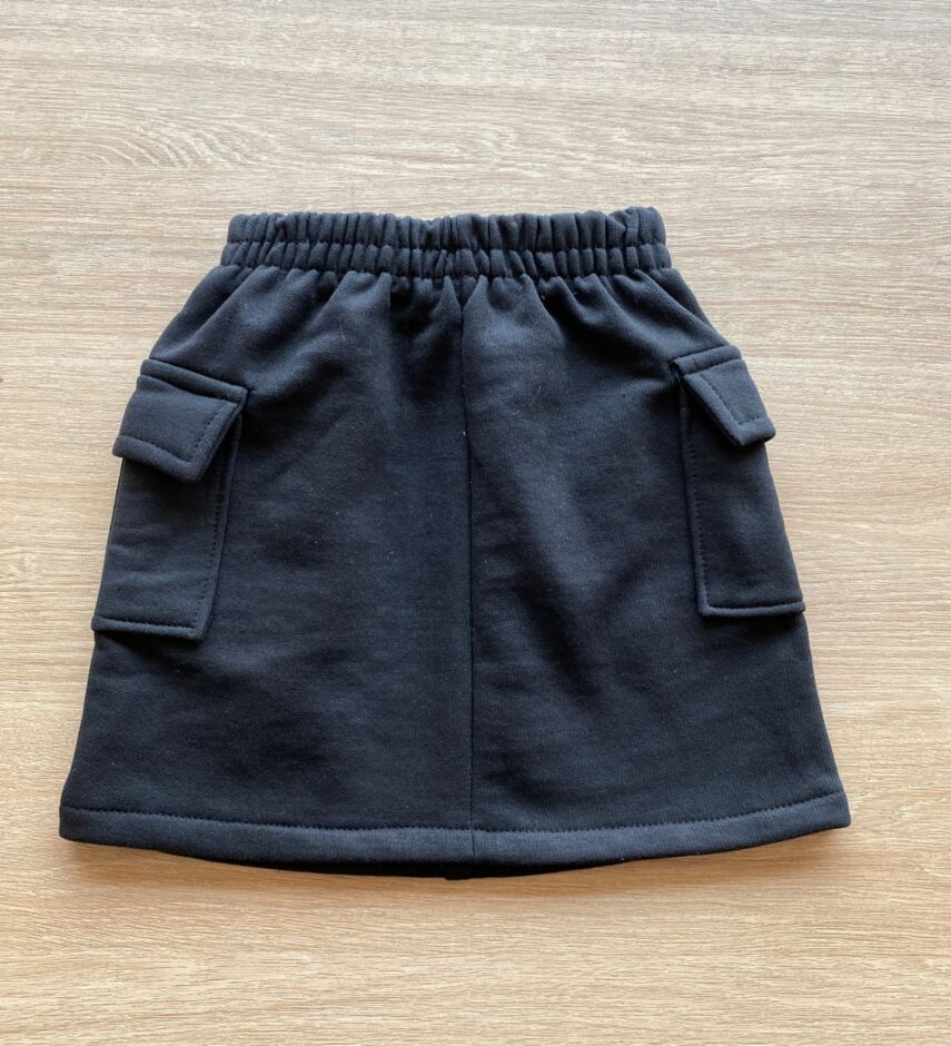 fernandaramoskids com br Saia Infantil Feminino Curta Moletinho com Bolsos Preta 2