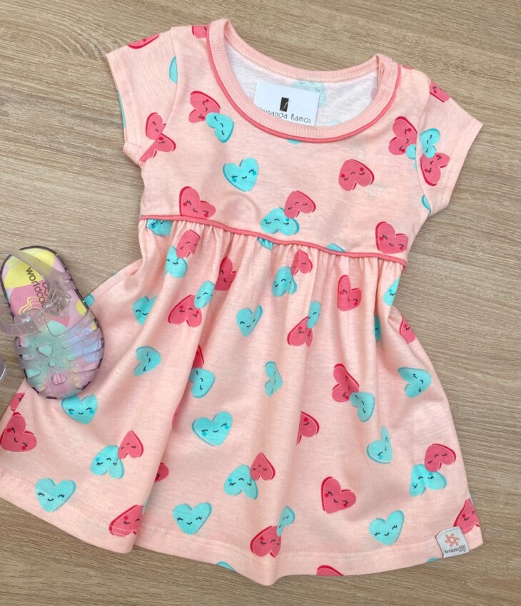 fernandaramoskids com br Vestido Infantil Feminino de Malha Estampado Corações Salmão 1