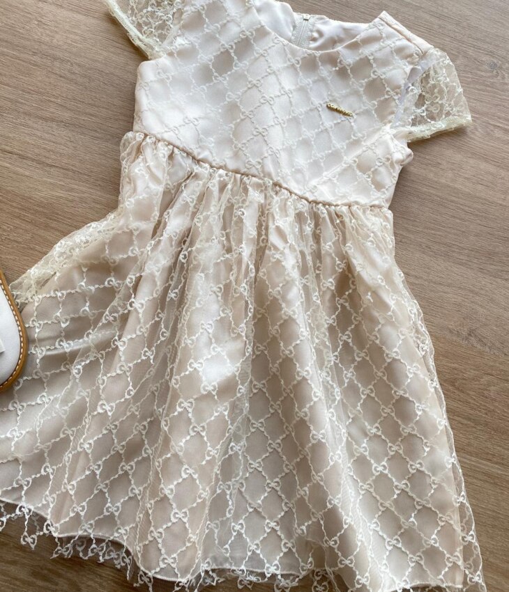 fernandaramoskids com br Vestido Infantil Feminino Manga Curta Detalhe em Renda Bege 1