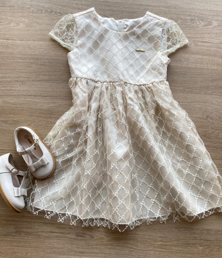 Vestido Infantil Feminino Manga Curta Detalhe em Renda Bege Fernanda Ramos Kids