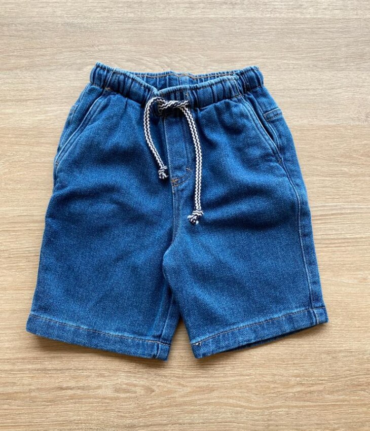 Bermuda Infantil Masculina Jeans Médio com Cordão e Bolsos Fernanda Ramos Kids