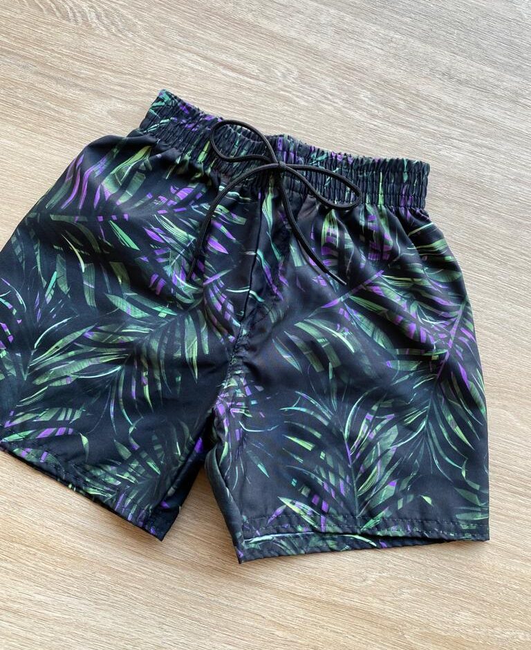 fernandaramoskids com br Bermuda Infantil Masculina Preta Estampada com Folhagens1