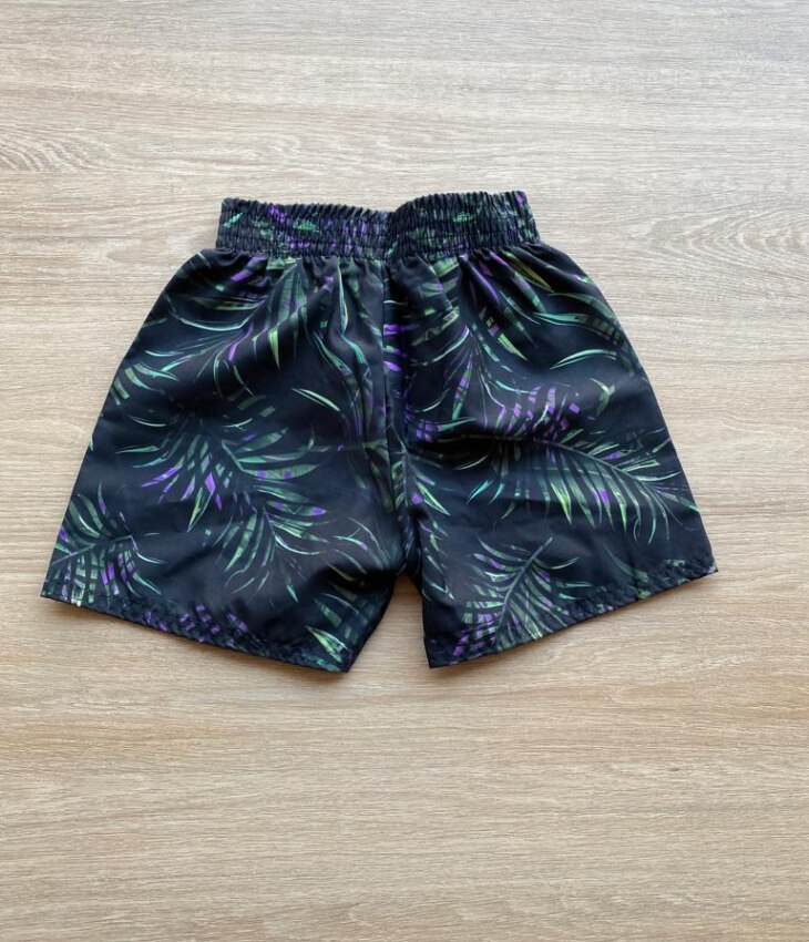 fernandaramoskids com br Bermuda Infantil Masculina Preta Estampada com Folhagens2