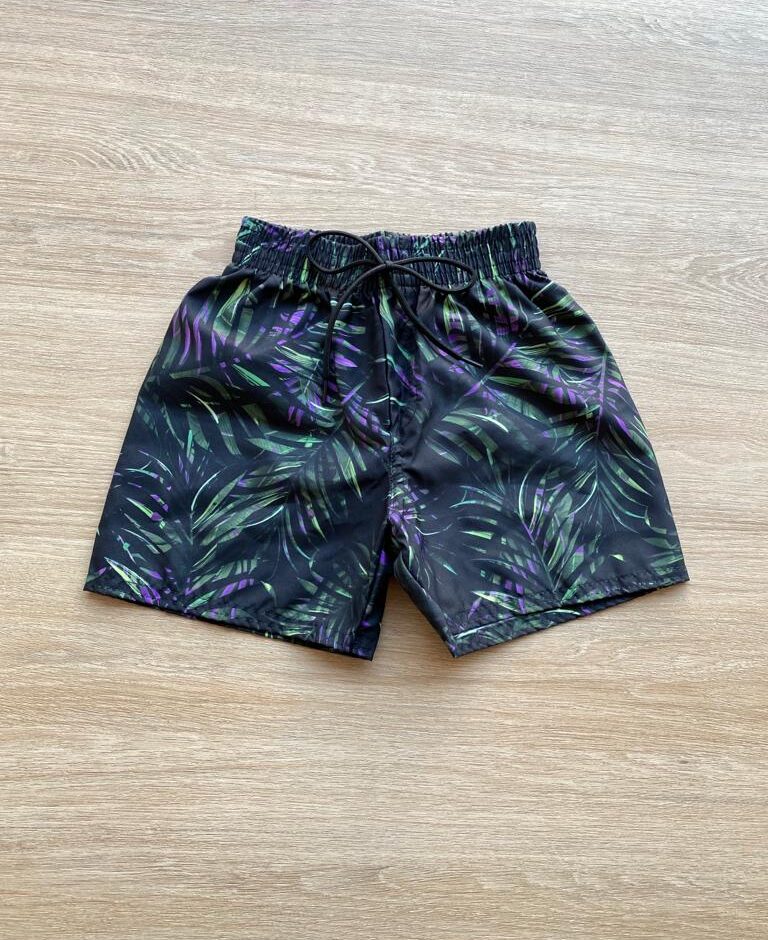 Bermuda Infantil Masculina Preta Estampada com Folhagens Fernanda Ramos Kids